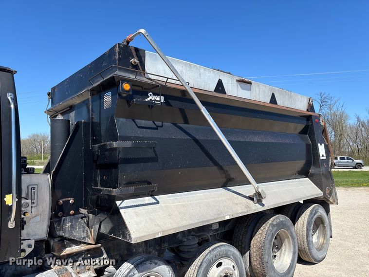 image for item FB3377 2004 Sterling L9500 dump truck