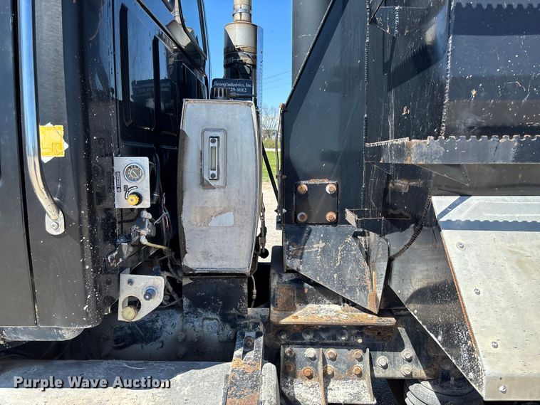 image for item FB3377 2004 Sterling L9500 dump truck