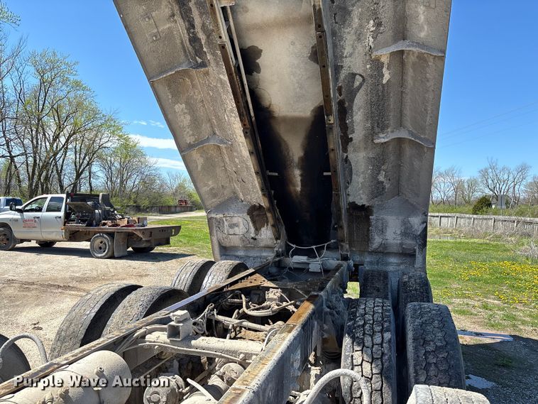image for item FB3377 2004 Sterling L9500 dump truck