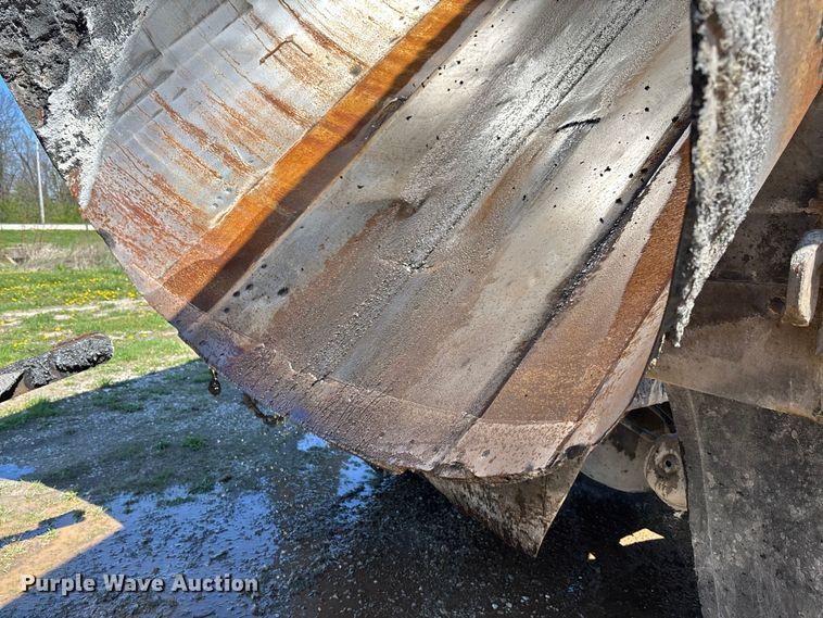 image for item FB3377 2004 Sterling L9500 dump truck
