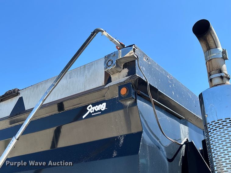 image for item FB3377 2004 Sterling L9500 dump truck