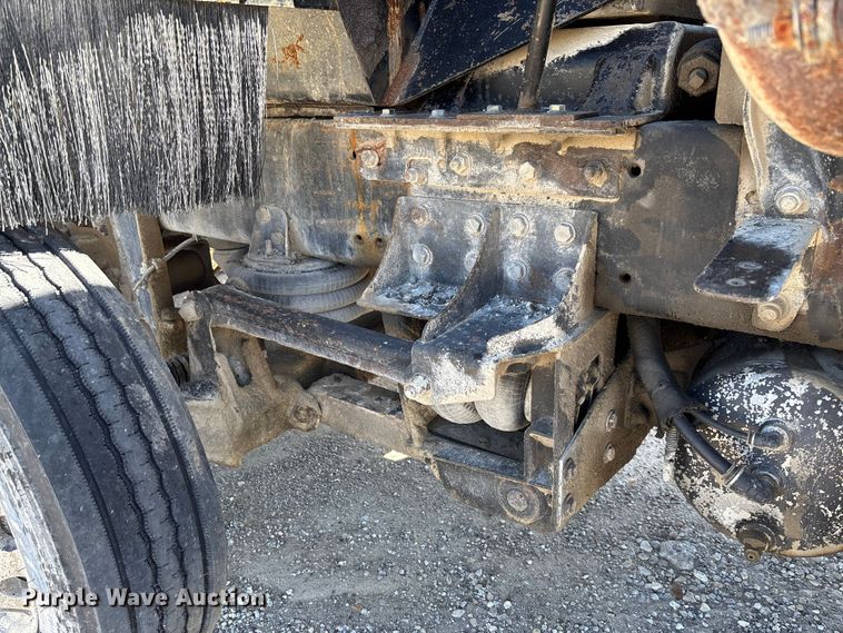 image for item FB3377 2004 Sterling L9500 dump truck