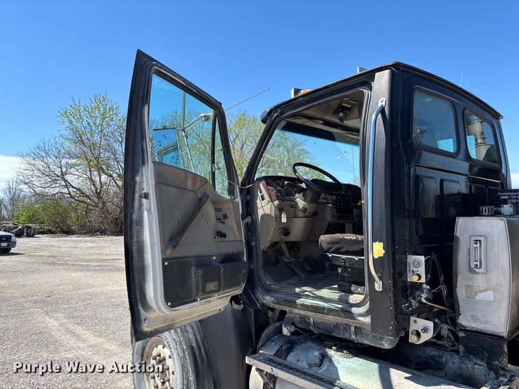 image for item FB3377 2004 Sterling L9500 dump truck