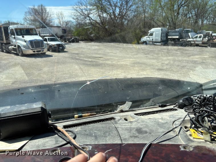 image for item FB3377 2004 Sterling L9500 dump truck