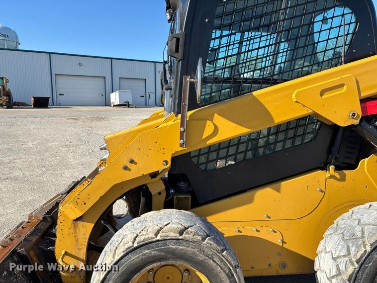 image for item FB3461 2019 Caterpillar 262D skid steer loader