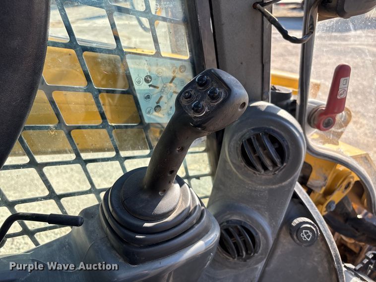 image for item FB3461 2019 Caterpillar 262D skid steer loader