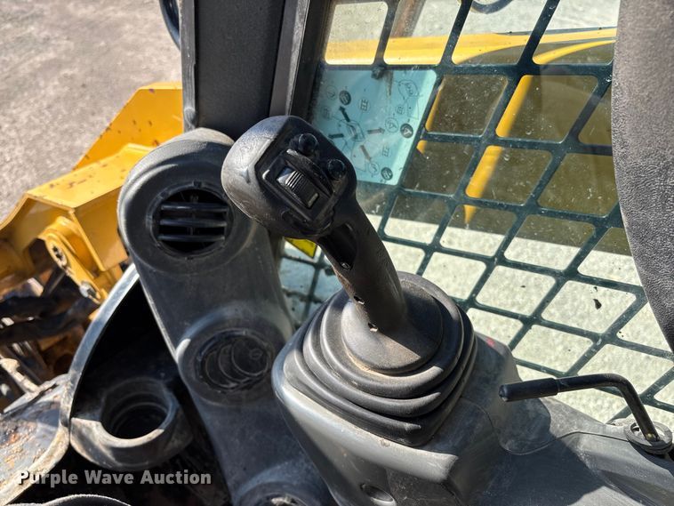 image for item FB3461 2019 Caterpillar 262D skid steer loader