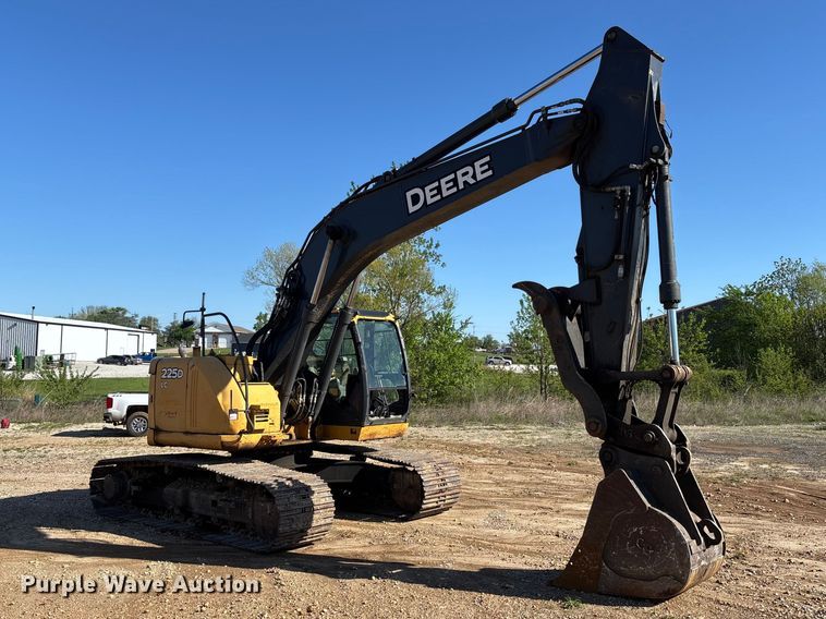 image for item FB3462 2012 John Deere FF225DX excavator