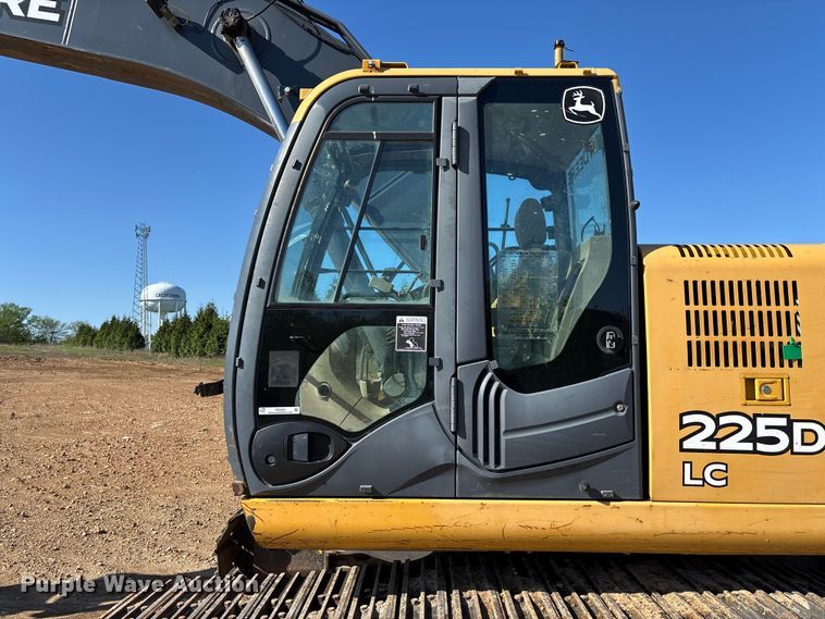 image for item FB3462 2012 John Deere FF225DX excavator