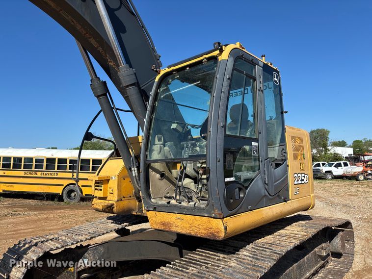 image for item FB3462 2012 John Deere FF225DX excavator