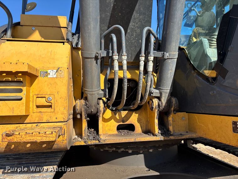 image for item FB3462 2012 John Deere FF225DX excavator