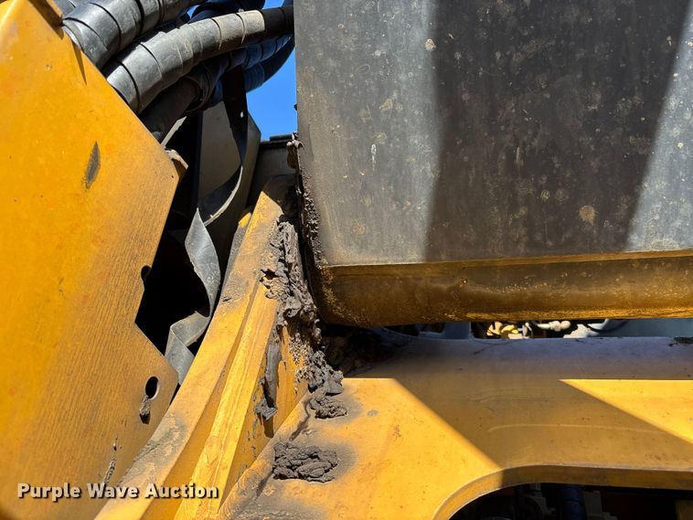 image for item FB3462 2012 John Deere FF225DX excavator