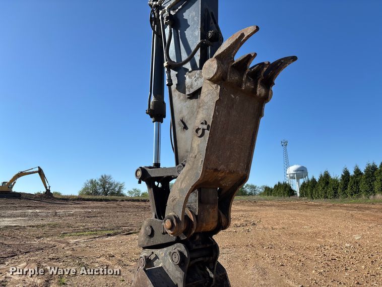 image for item FB3462 2012 John Deere FF225DX excavator