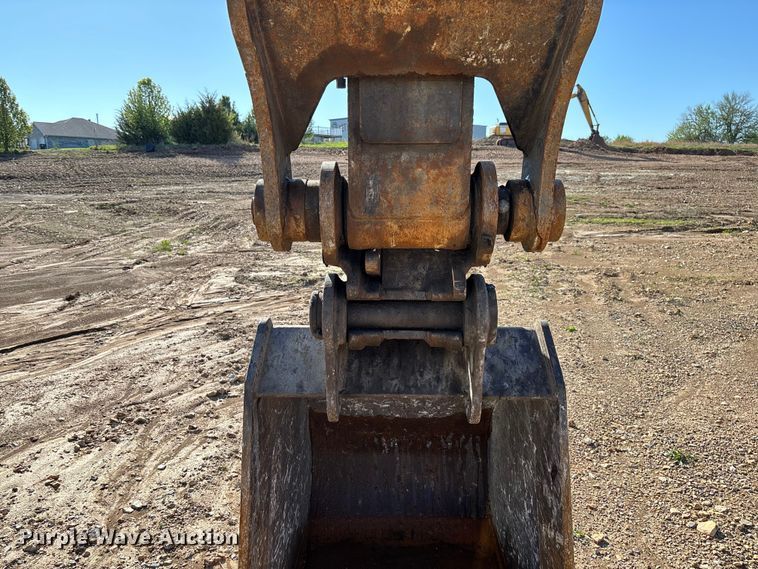 image for item FB3462 2012 John Deere FF225DX excavator