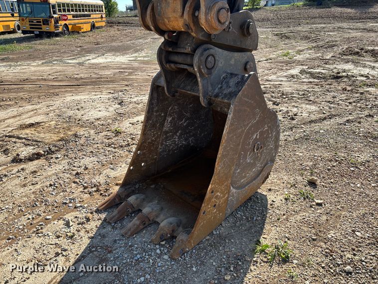 image for item FB3462 2012 John Deere FF225DX excavator