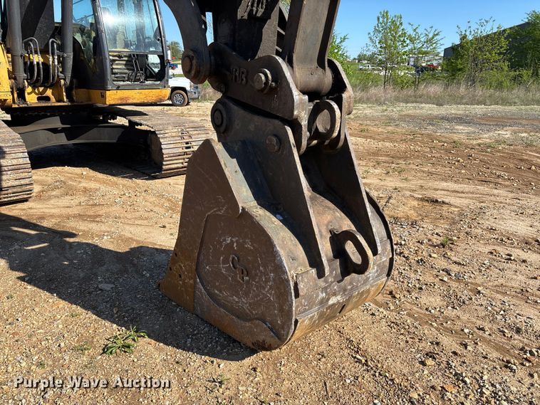 image for item FB3462 2012 John Deere FF225DX excavator