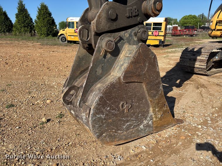 image for item FB3462 2012 John Deere FF225DX excavator