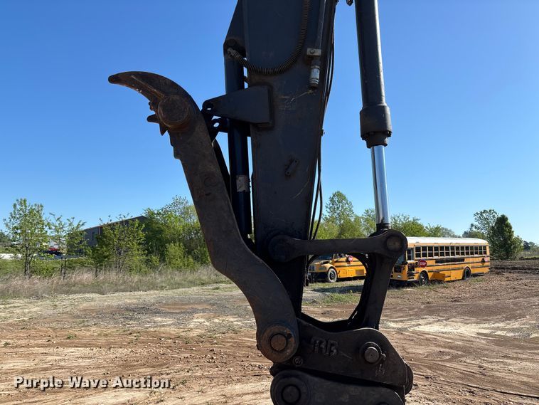image for item FB3462 2012 John Deere FF225DX excavator