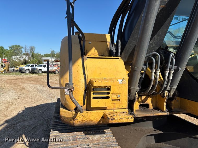 image for item FB3462 2012 John Deere FF225DX excavator
