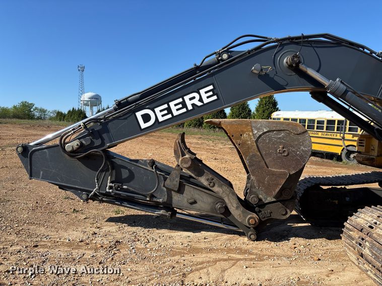 image for item FB3462 2012 John Deere FF225DX excavator
