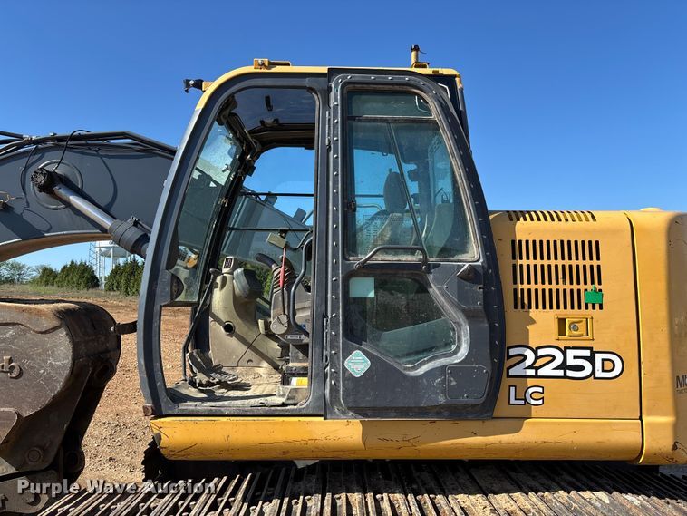 image for item FB3462 2012 John Deere FF225DX excavator