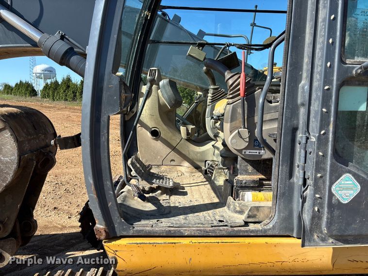 image for item FB3462 2012 John Deere FF225DX excavator
