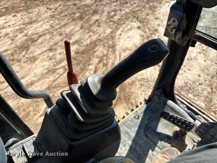 image for item FB3462 2012 John Deere FF225DX excavator