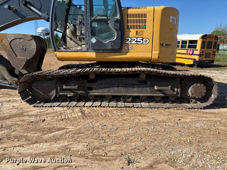 image for item FB3462 2012 John Deere FF225DX excavator