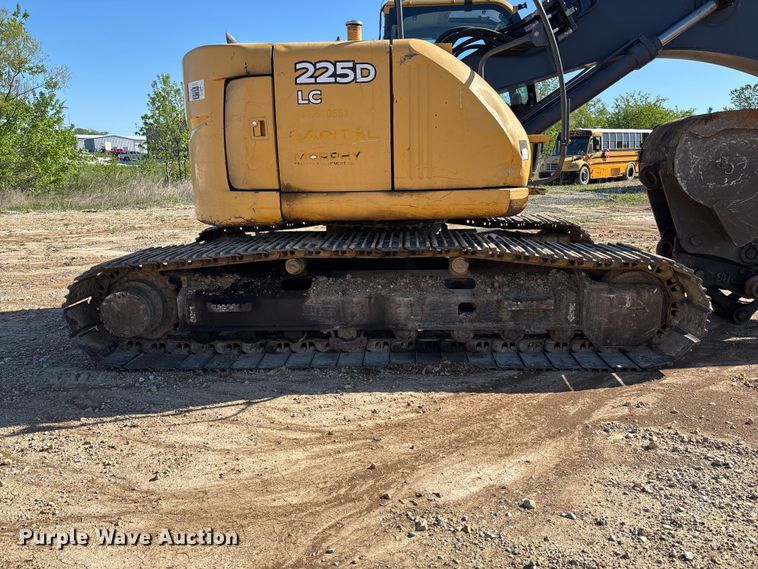 image for item FB3462 2012 John Deere FF225DX excavator