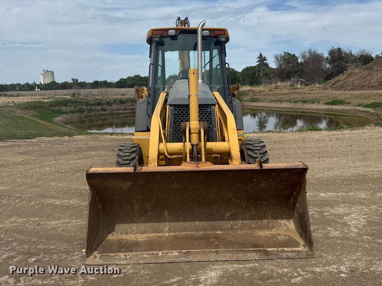 image for item FB7325 2004 John Deere 310SG backhoe