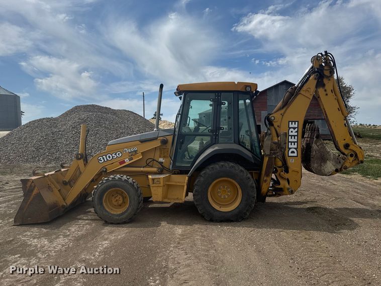 image for item FB7325 2004 John Deere 310SG backhoe