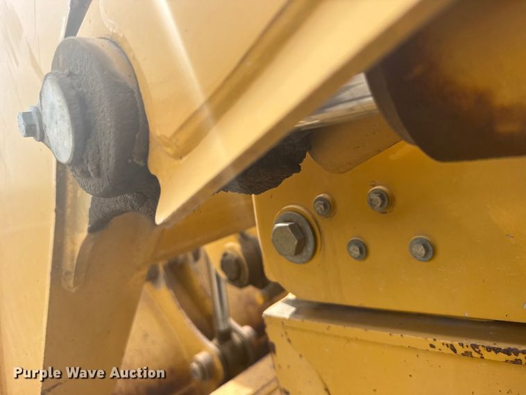 image for item FB7325 2004 John Deere 310SG backhoe