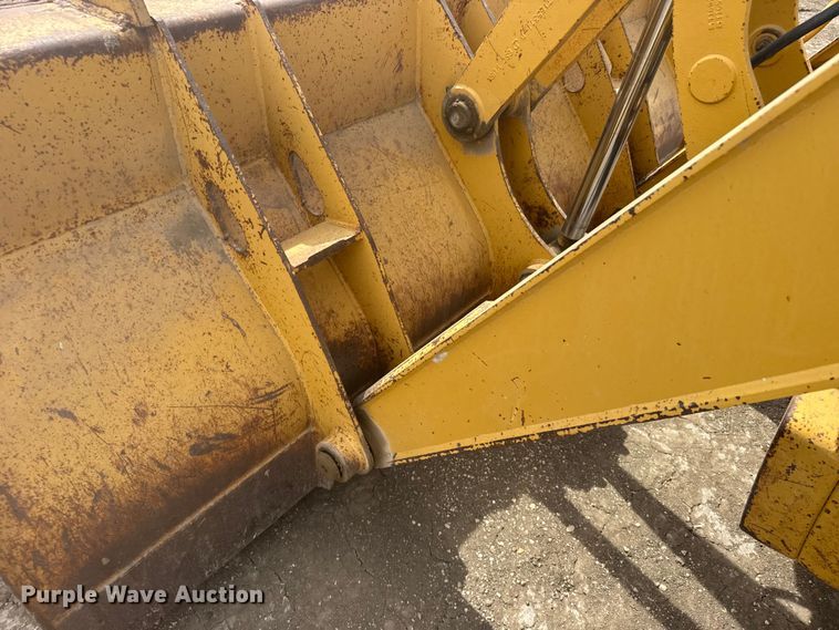 image for item FB7325 2004 John Deere 310SG backhoe