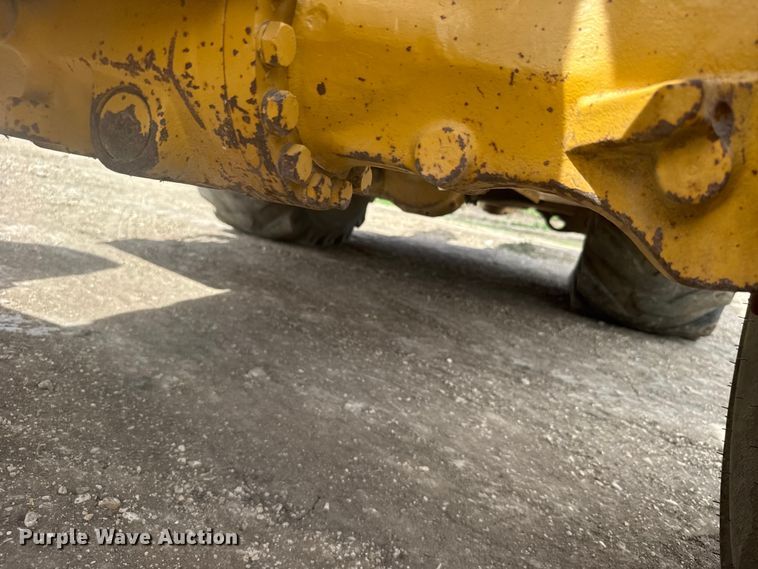 image for item FB7325 2004 John Deere 310SG backhoe