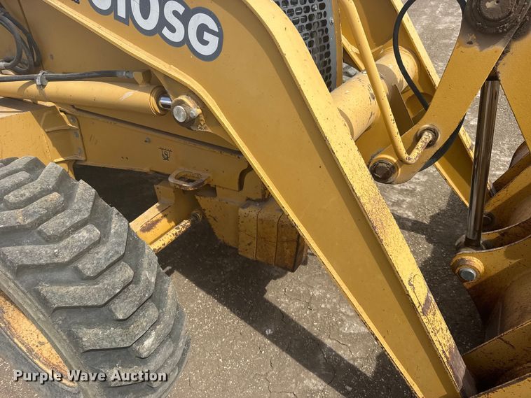 image for item FB7325 2004 John Deere 310SG backhoe