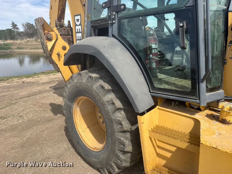 image for item FB7325 2004 John Deere 310SG backhoe