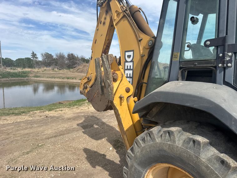 image for item FB7325 2004 John Deere 310SG backhoe