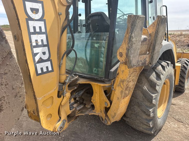 image for item FB7325 2004 John Deere 310SG backhoe