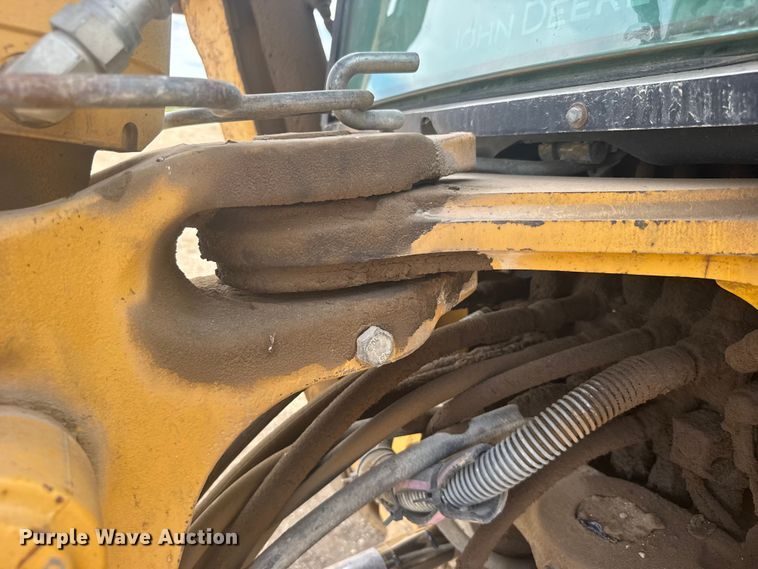 image for item FB7325 2004 John Deere 310SG backhoe