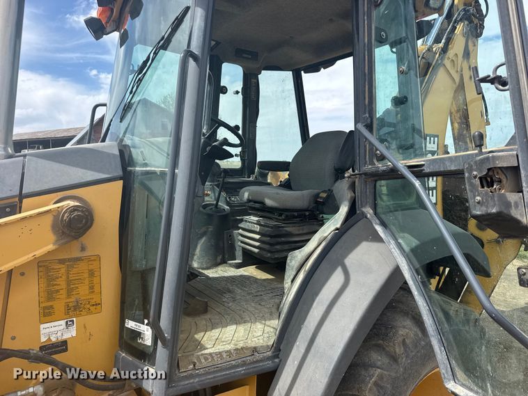 image for item FB7325 2004 John Deere 310SG backhoe