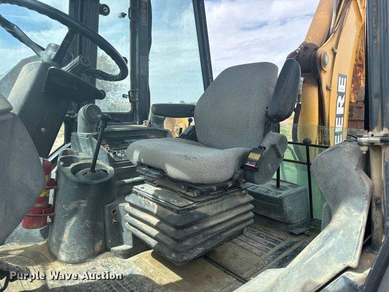 image for item FB7325 2004 John Deere 310SG backhoe
