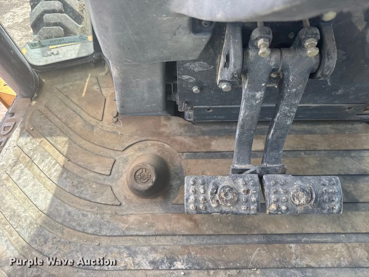 image for item FB7325 2004 John Deere 310SG backhoe