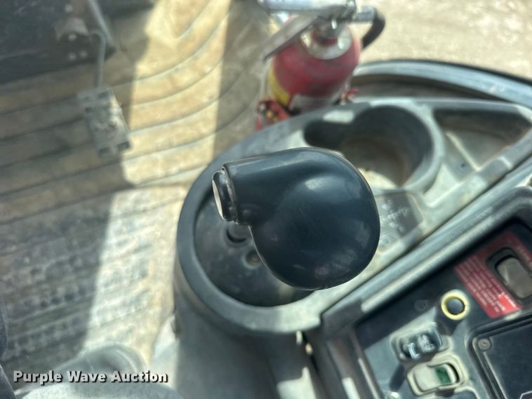 image for item FB7325 2004 John Deere 310SG backhoe