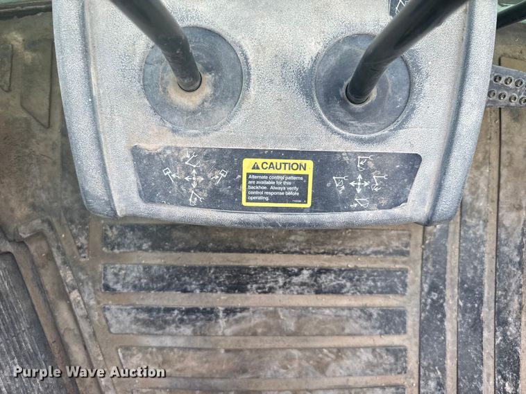 image for item FB7325 2004 John Deere 310SG backhoe