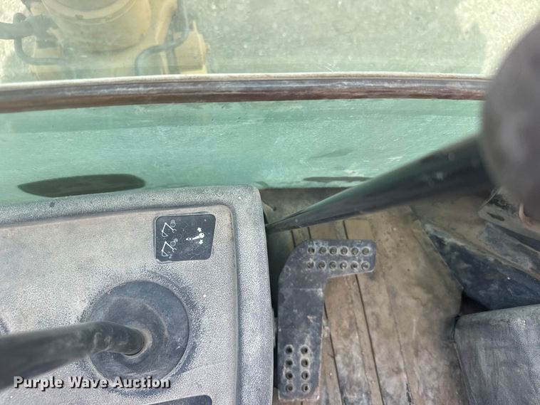 image for item FB7325 2004 John Deere 310SG backhoe