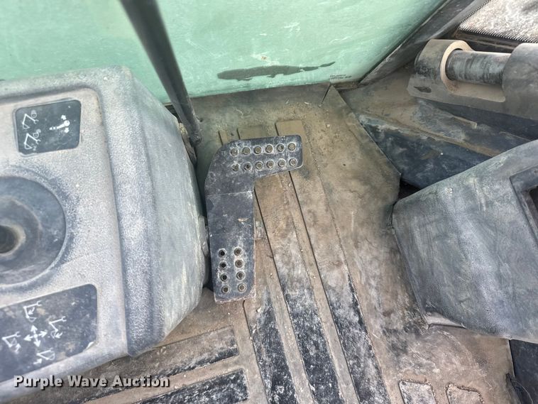 image for item FB7325 2004 John Deere 310SG backhoe