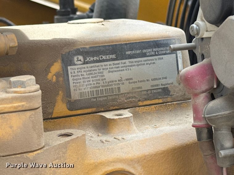 image for item FB7325 2004 John Deere 310SG backhoe