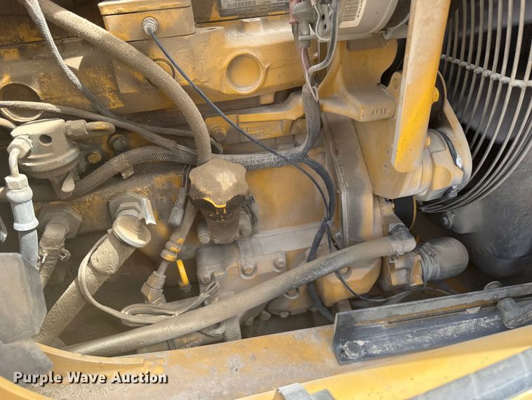 image for item FB7325 2004 John Deere 310SG backhoe