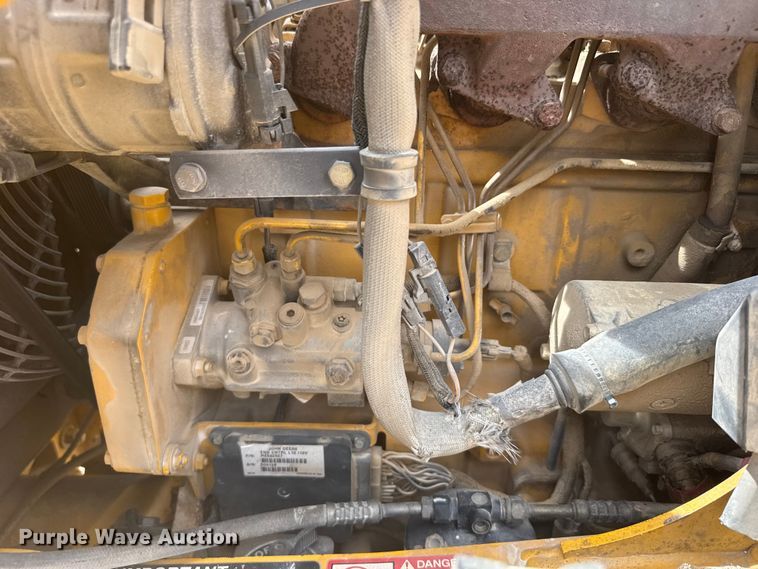 image for item FB7325 2004 John Deere 310SG backhoe