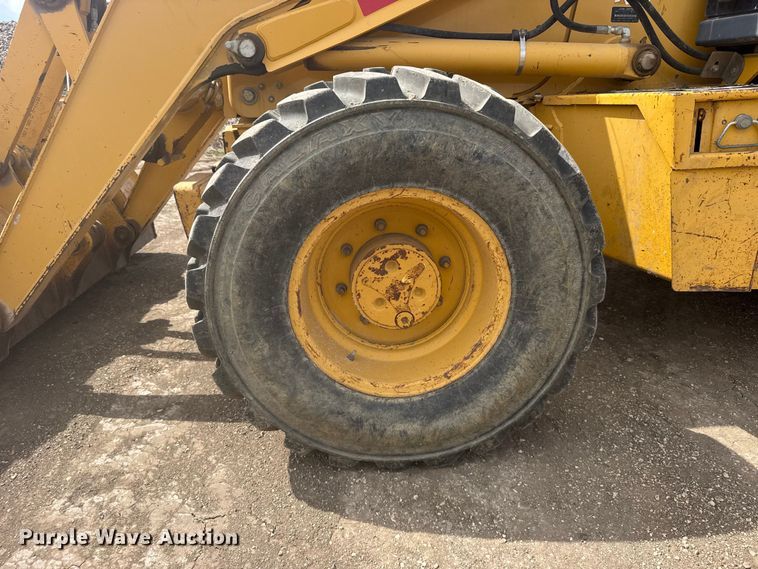 image for item FB7325 2004 John Deere 310SG backhoe